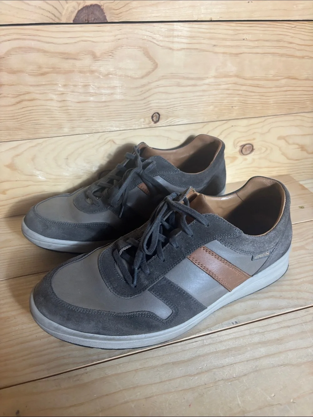 Mephisto Mens leather sneakers size 12